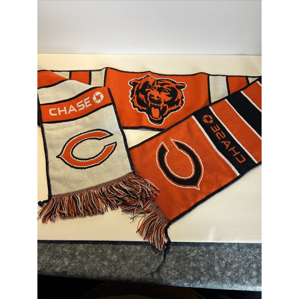 Chicago Bears Chase Bank Reversible Scarf Knit Winter Neck NEW - 2010